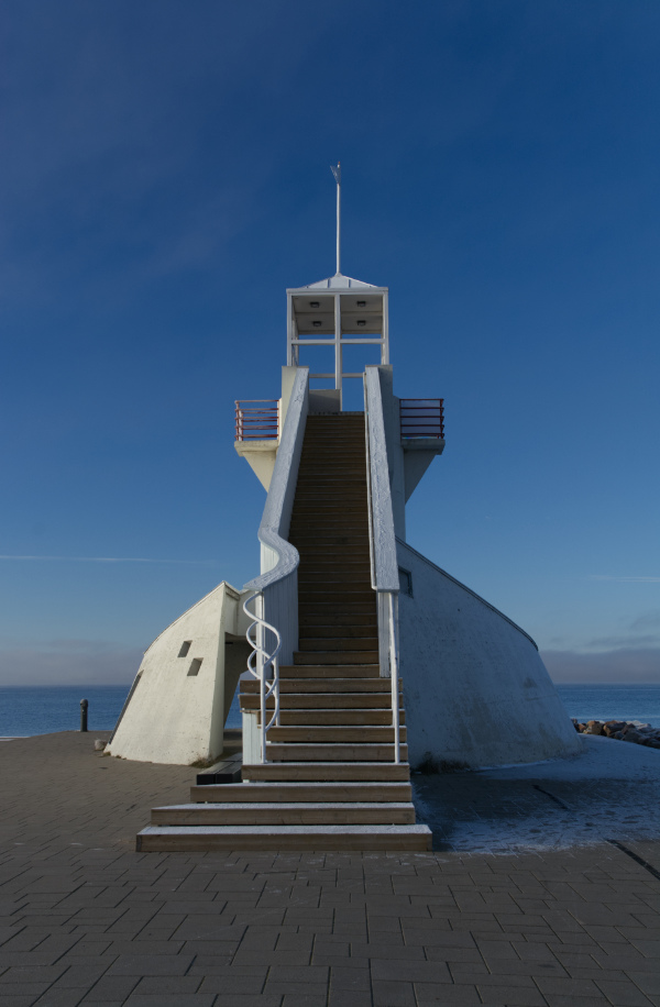 Uitkijktoren/vuurtoren op strand Nallikari in Oulu, Finland