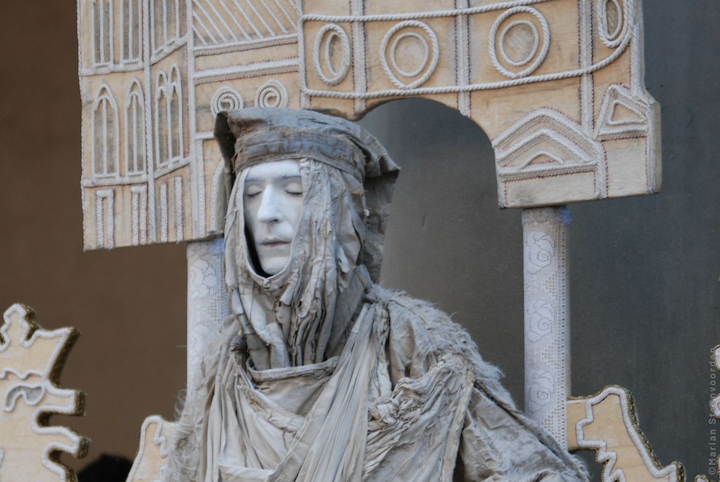 Levend standbeeld buj Uffizi museum in Florence