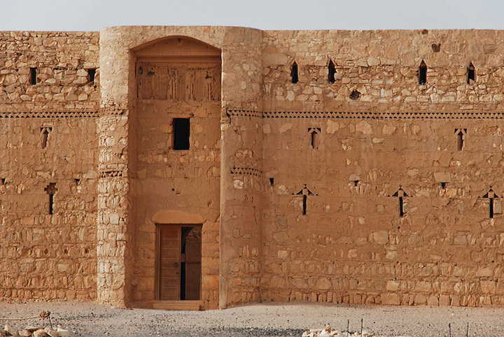 Qasr al Kharana, middeleeuws woestijnkasteel langs de oude handelsroute, Amman