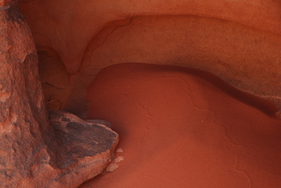 Rood zand van de Wadi Rum woestijn, Jprdanië